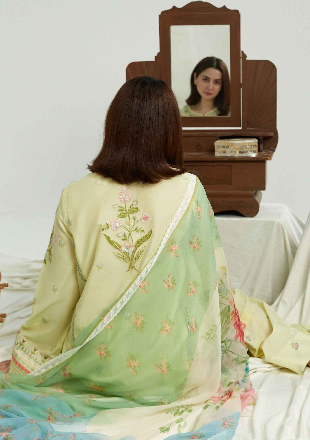 Aneelas Embroidered 3-Piece Women’s Kurta Set with Shawl