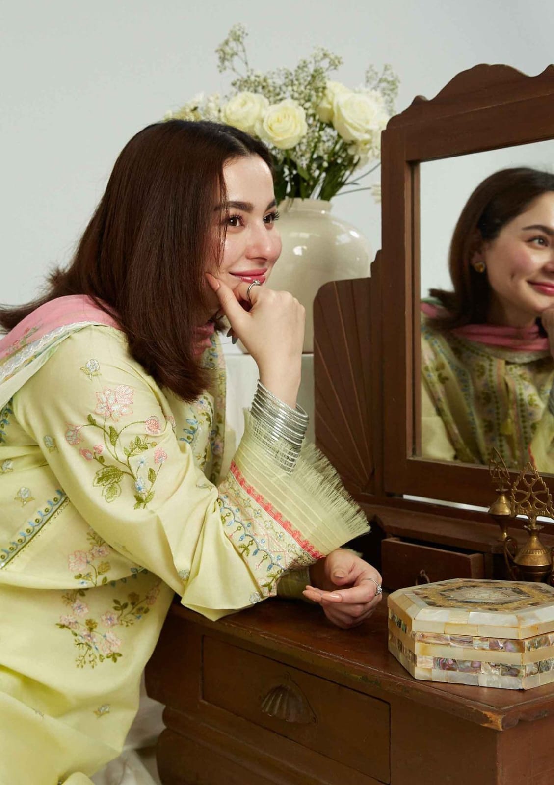 Aneelas Embroidered 3-Piece Women’s Kurta Set with Shawl