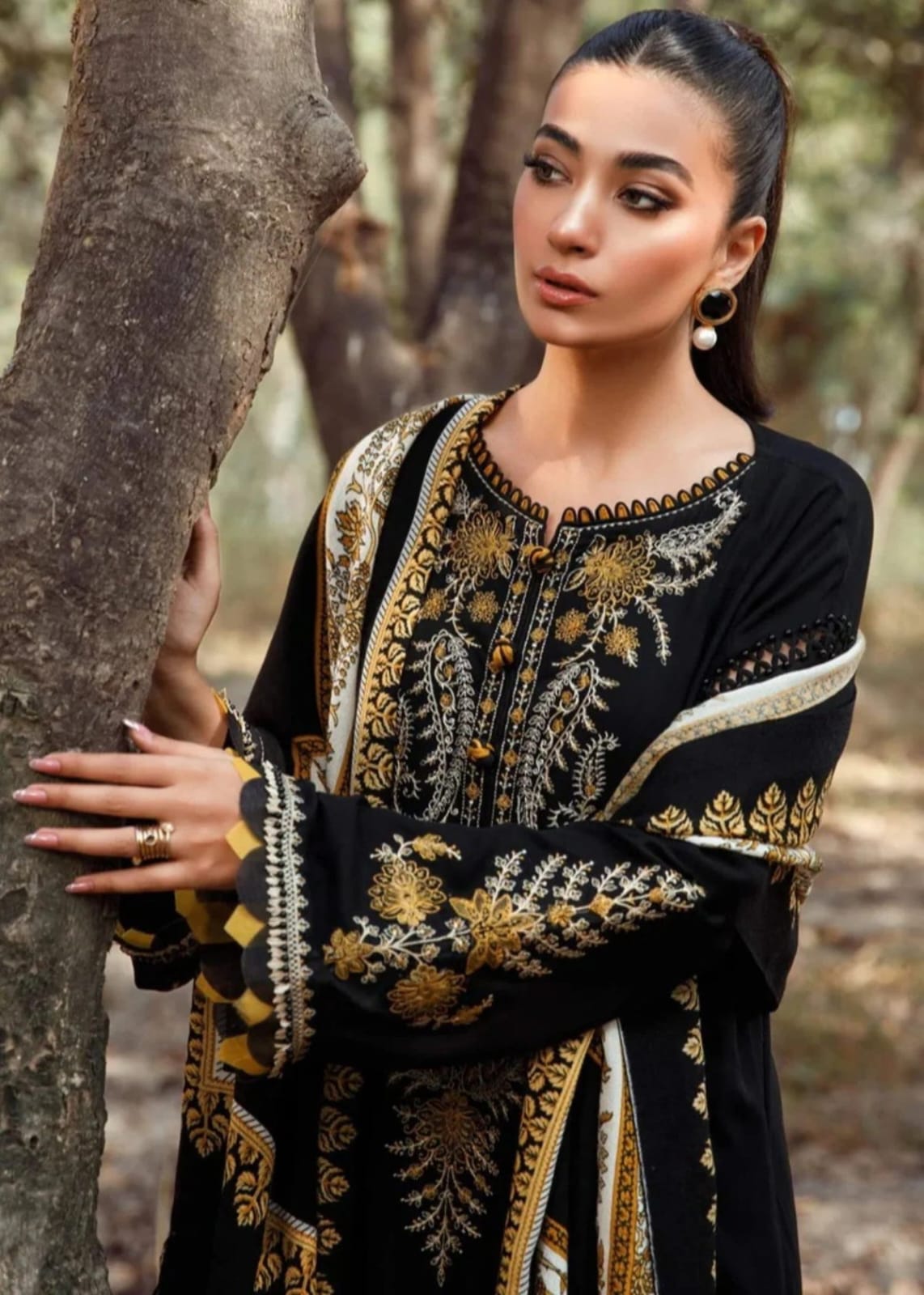 Aneelas Embroidered 3-Piece Women’s Kurta Set with Shawl