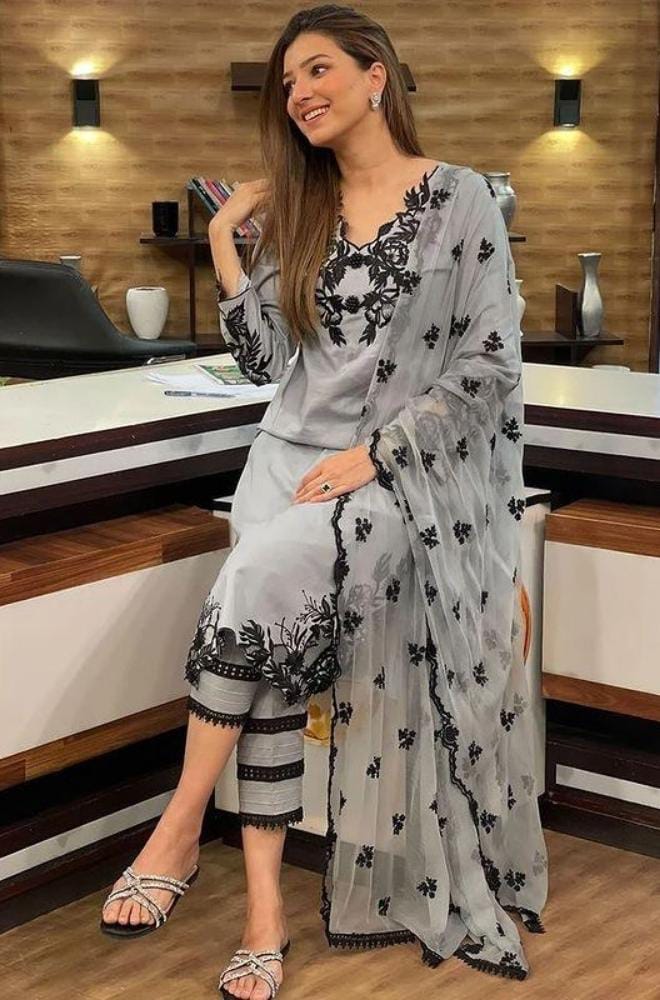 Aneelas Embroidered 3-Piece Women’s Kurta Set with Shawl