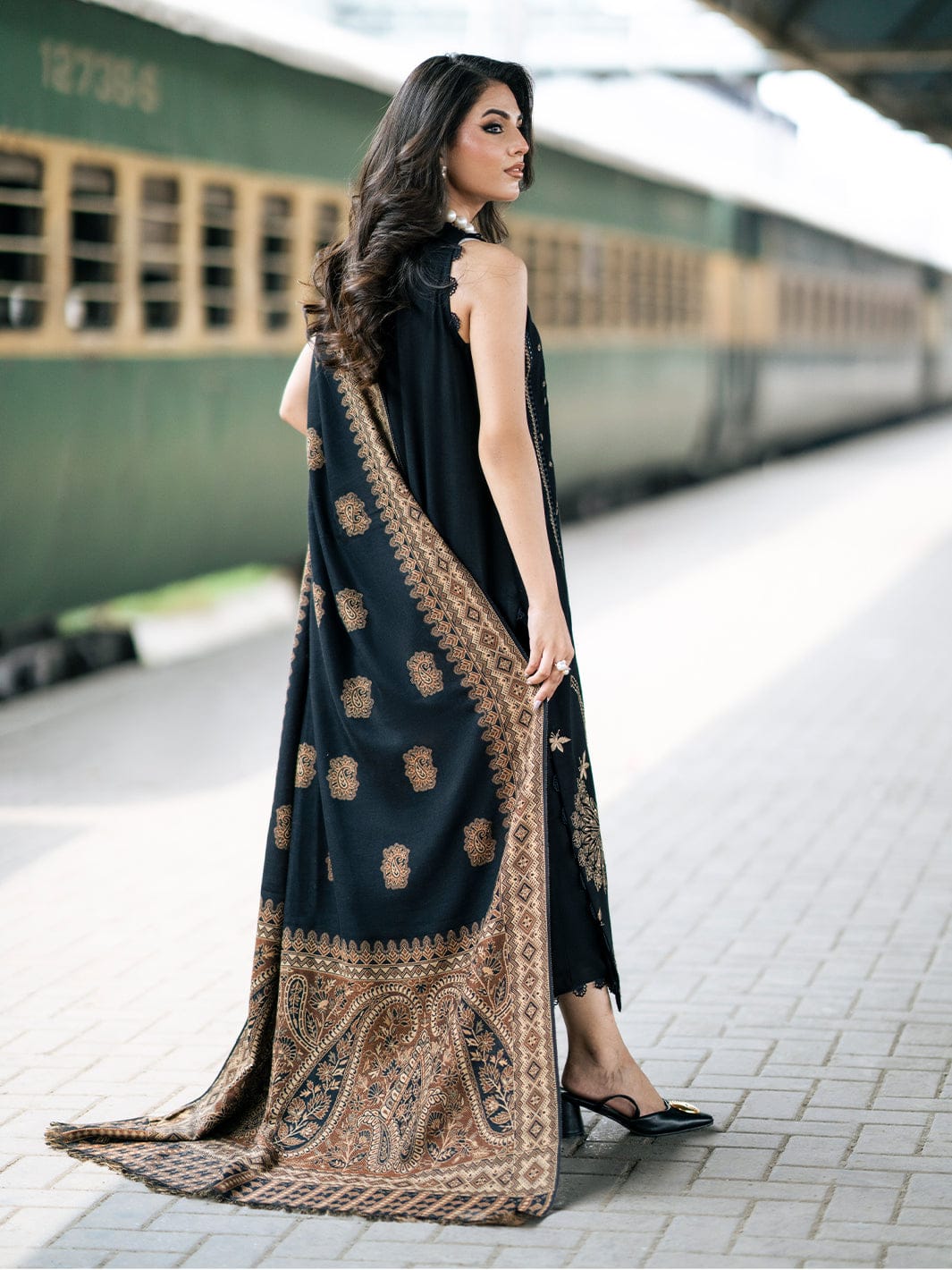 Aneelas Embroidered 3-Piece Women’s Kurta Set with Shawl